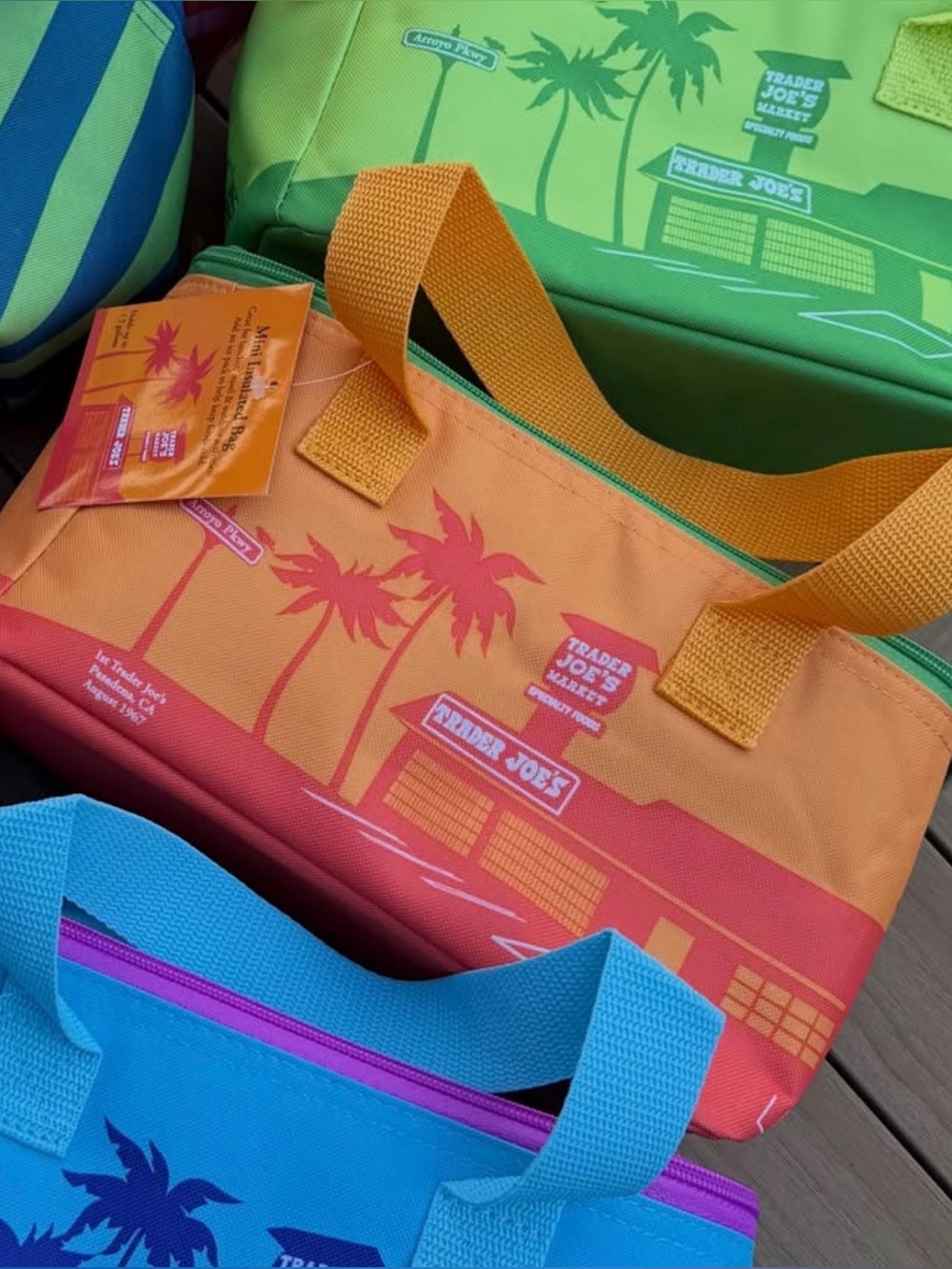 Trader Joes NWT Orange and Green Mini Insulated Bag
